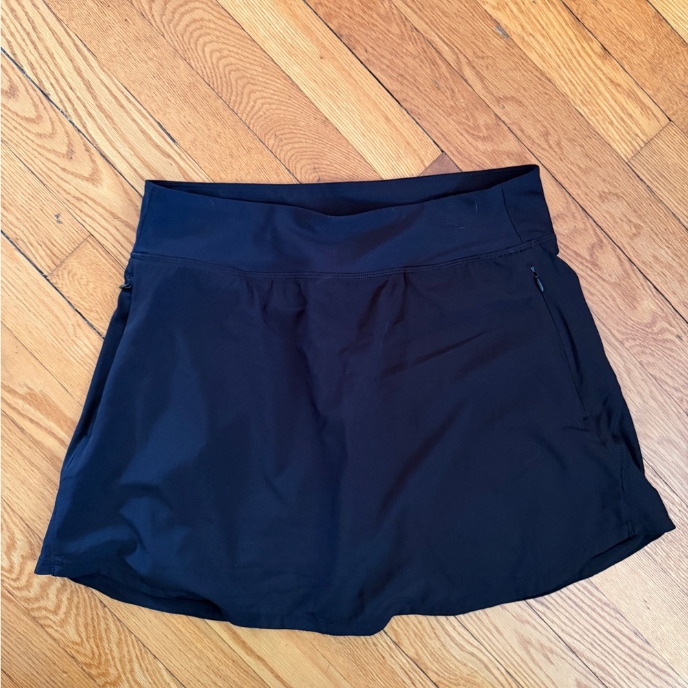 Old Navy SleekTek Skort with Zipper Pocket - Black M